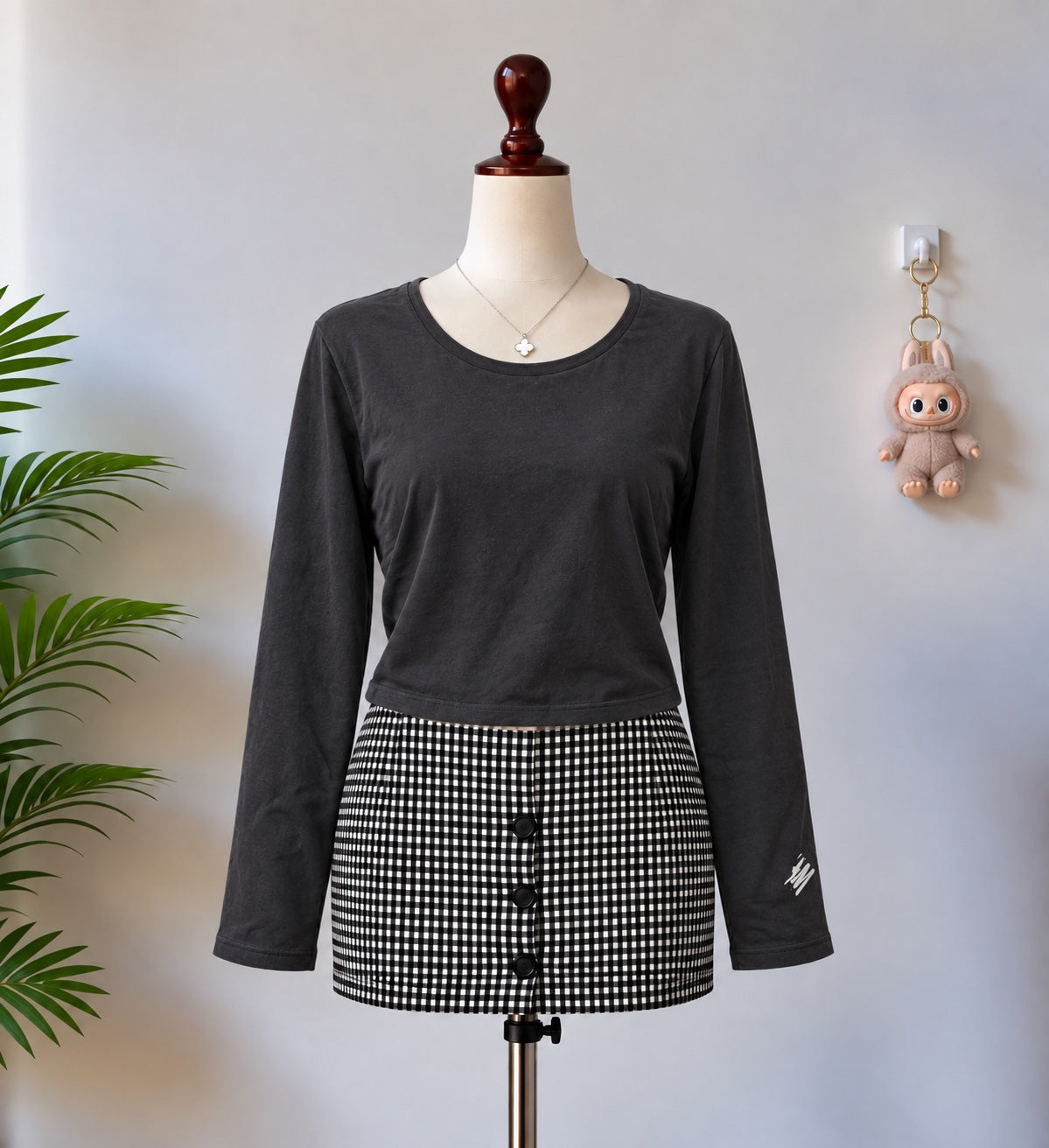 Black Long Sleeve Crop Top