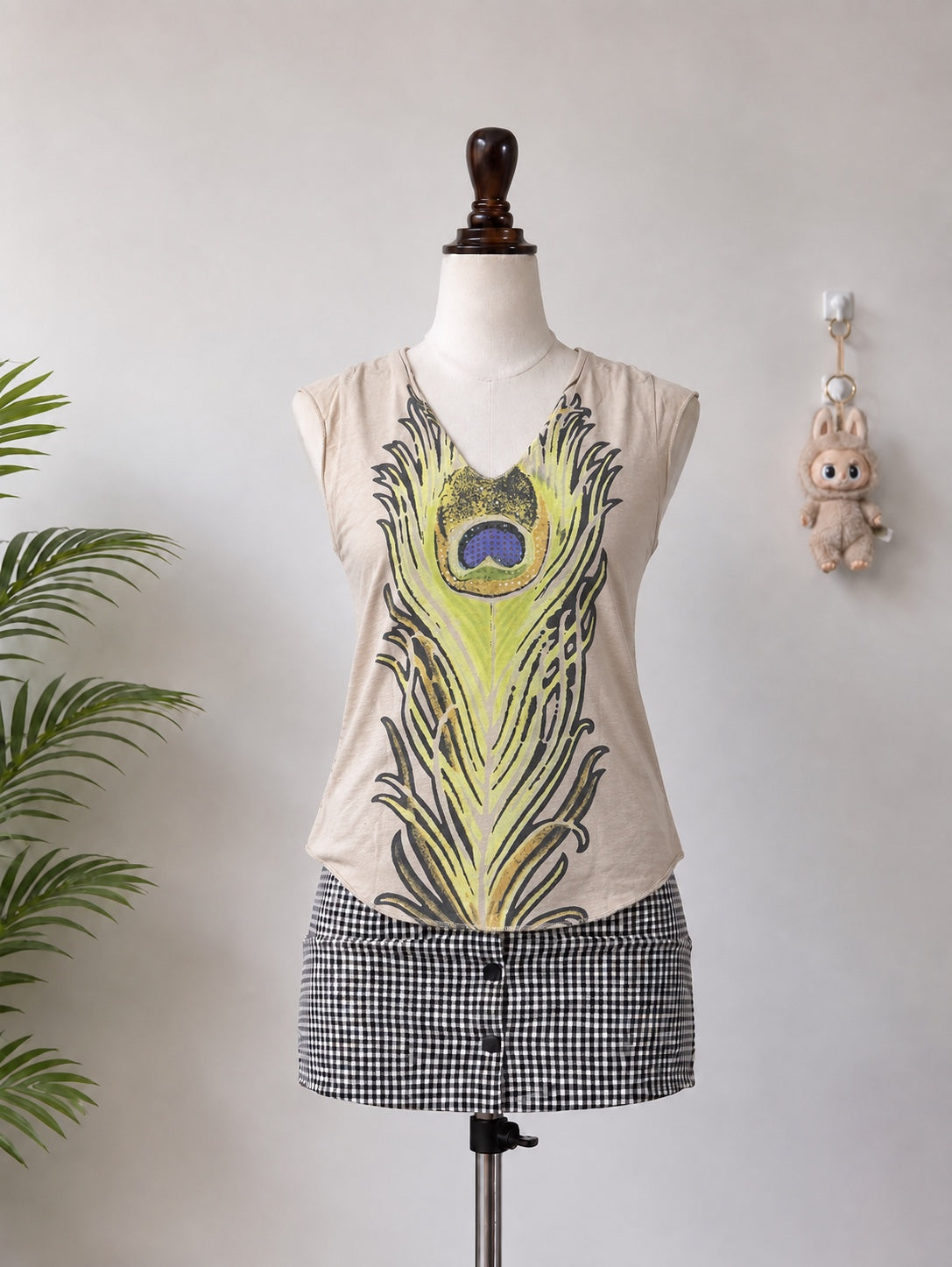 Beige Feather Print Sleeveless Top