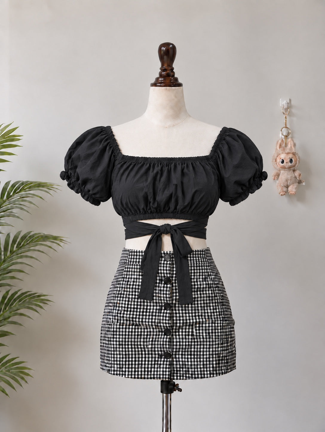 Black puff sleeve tie-back crop top M-87