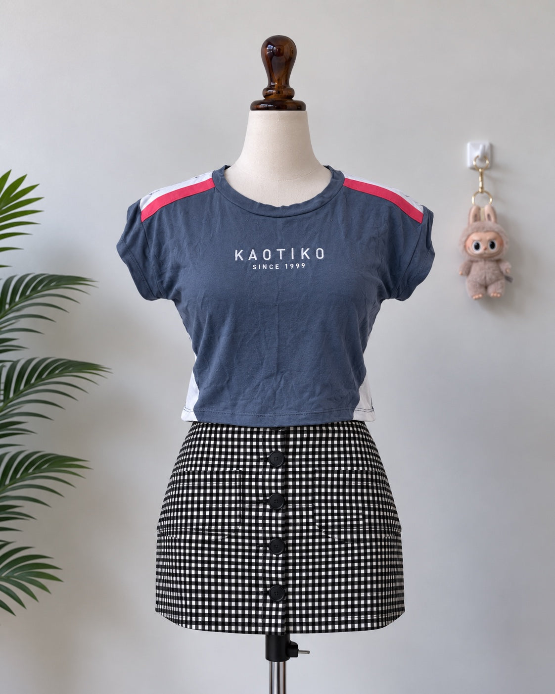 Kaotiko Navy Crop Top