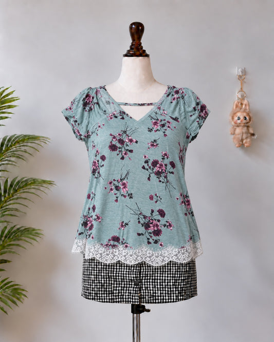 Mint Floral Lace Hem Top - M-95