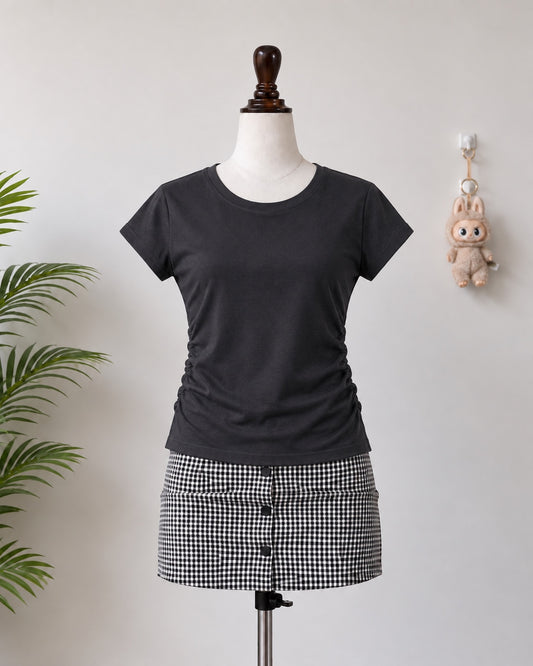 Black side ruched short sleeve top