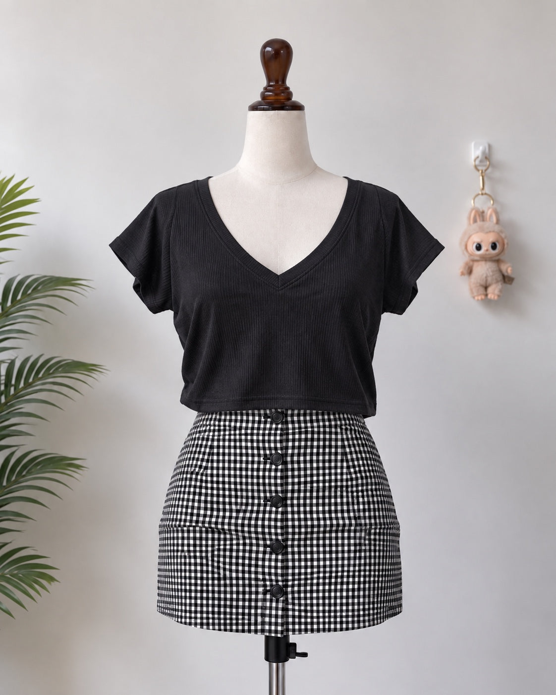 Black Ribbed V-Neck Crop Top