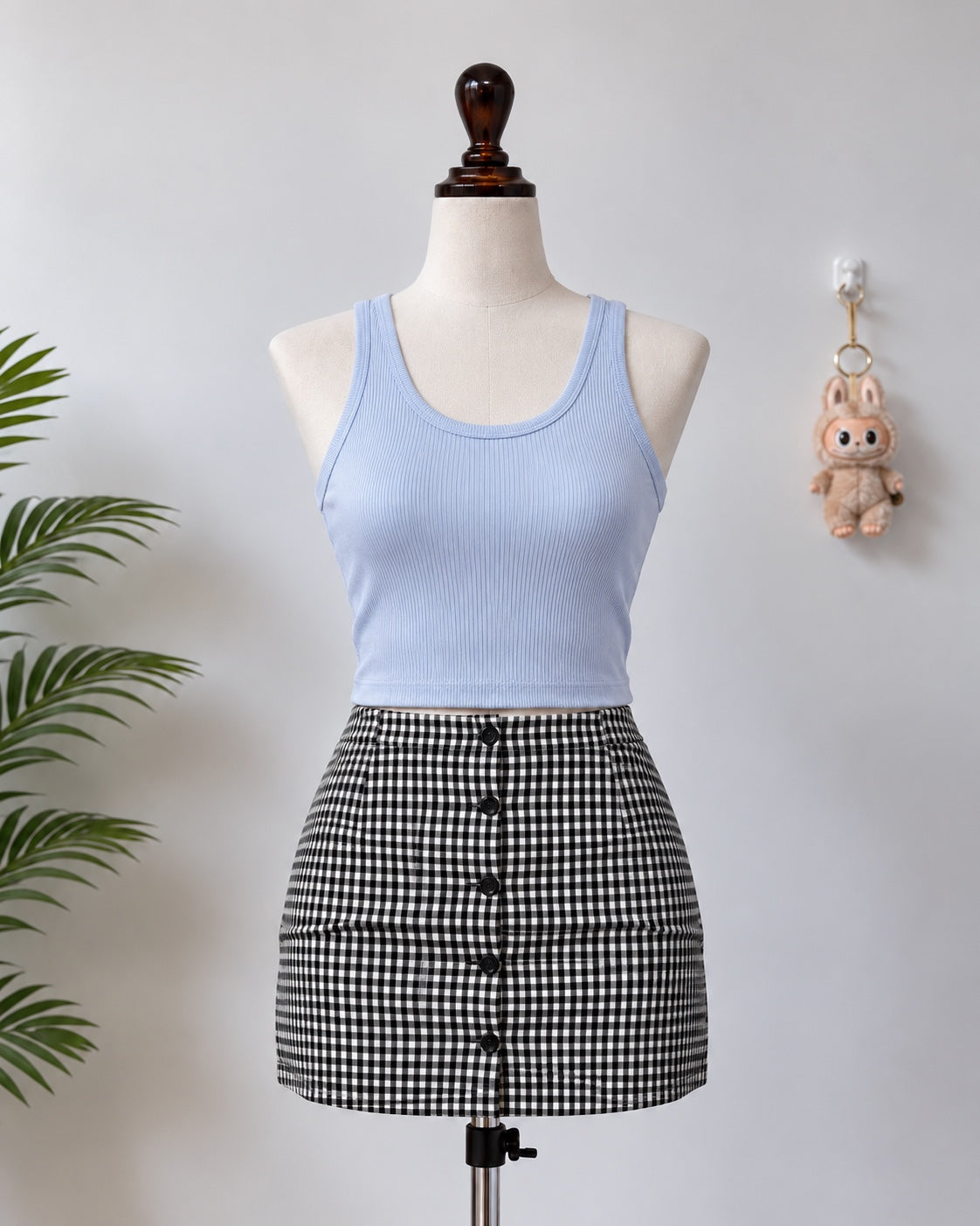 Light blue ribbed crop tank top front