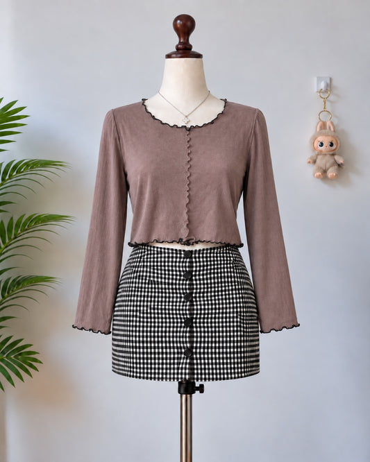 Brown lettuce trim long sleeve crop top