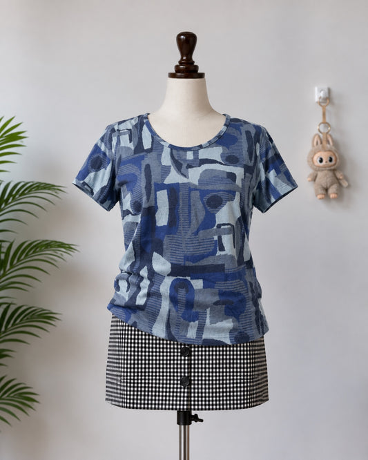 Blue abstract print short sleeve top