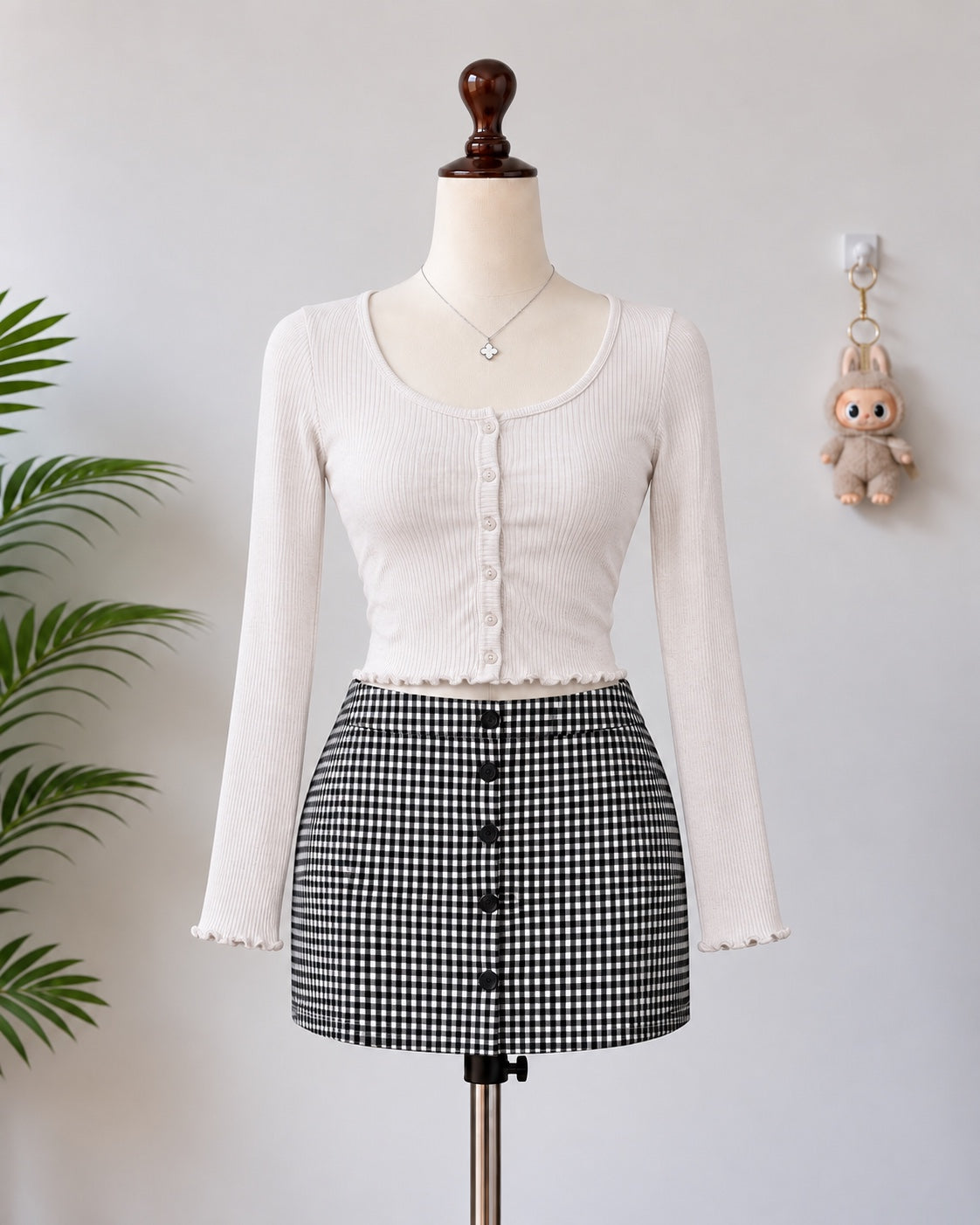 Ivory ribbed button front long sleeve crop top