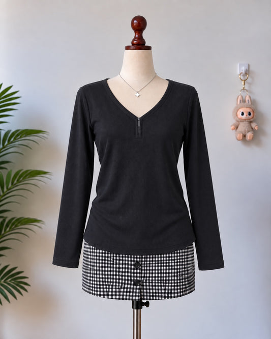 Black zip v-neck long sleeve top