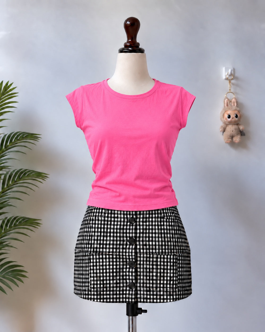 Hot pink fitted T-shirt