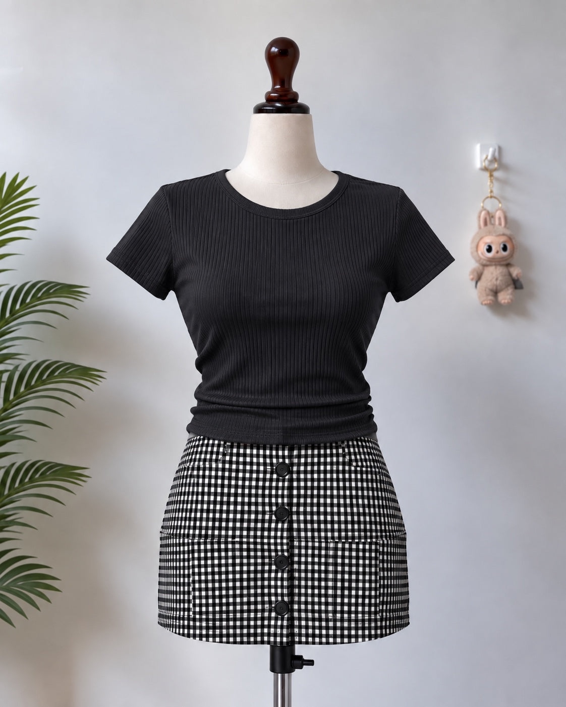 Black ribbed fitted T-shirt