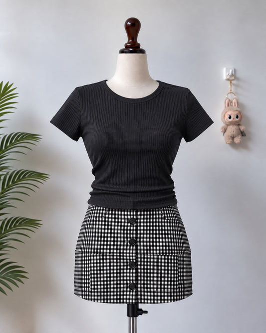Black ribbed fitted T-shirt