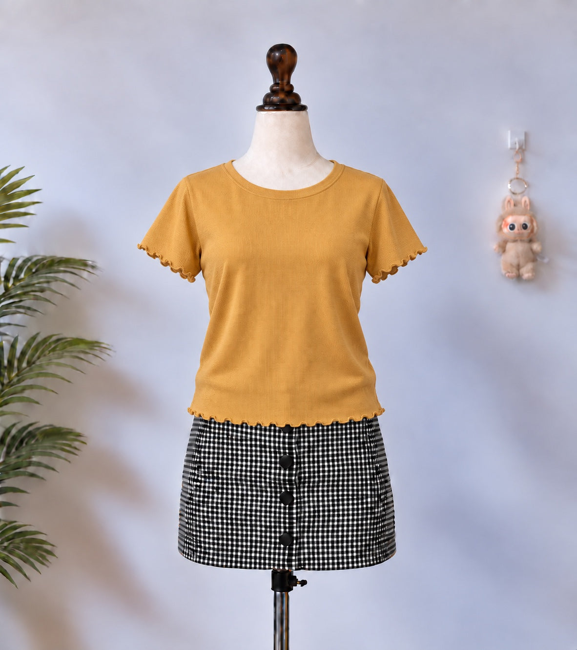 Mustard lettuce edge T-shirt