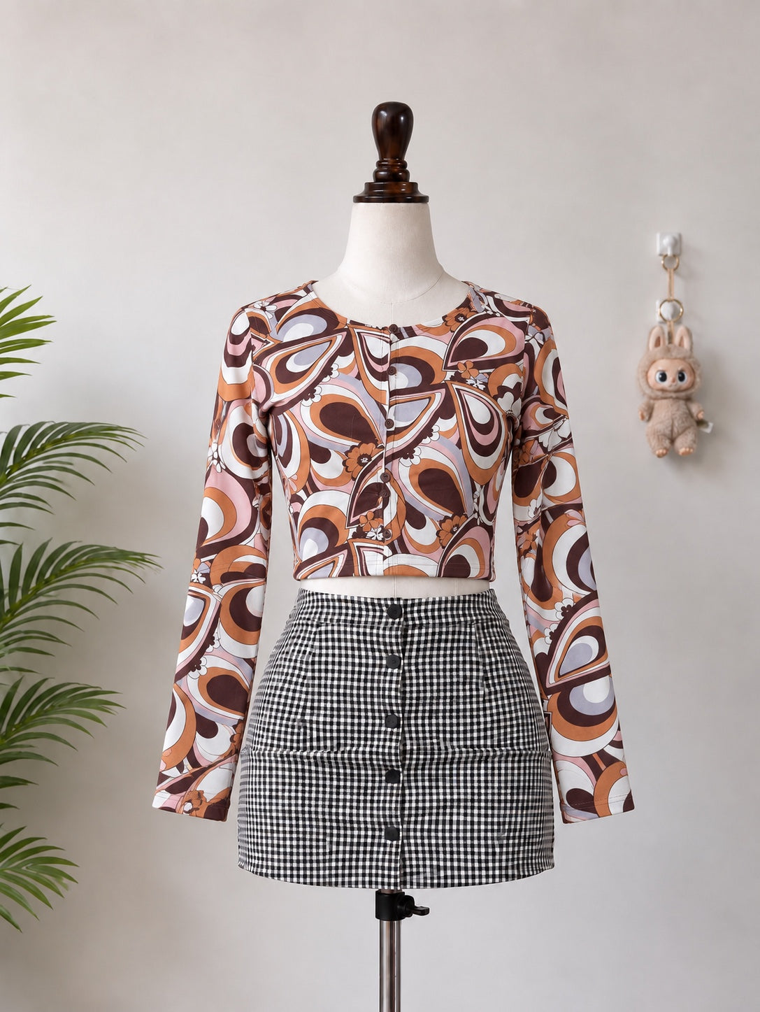 Retro Swirl Print Button Front Crop Top